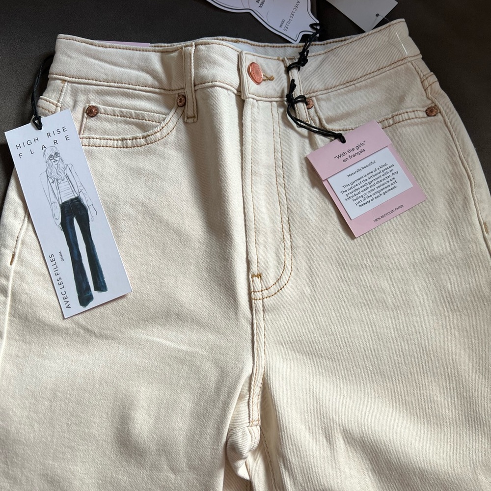 NWT HIGH RISE STRETCH FLARE JEANS!